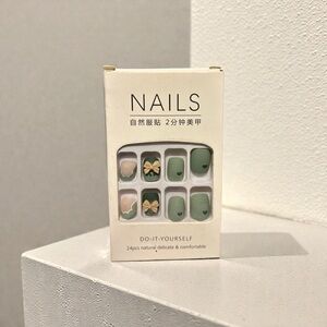 5️⃣Press On Nails | Green Bow Design Or 5/25